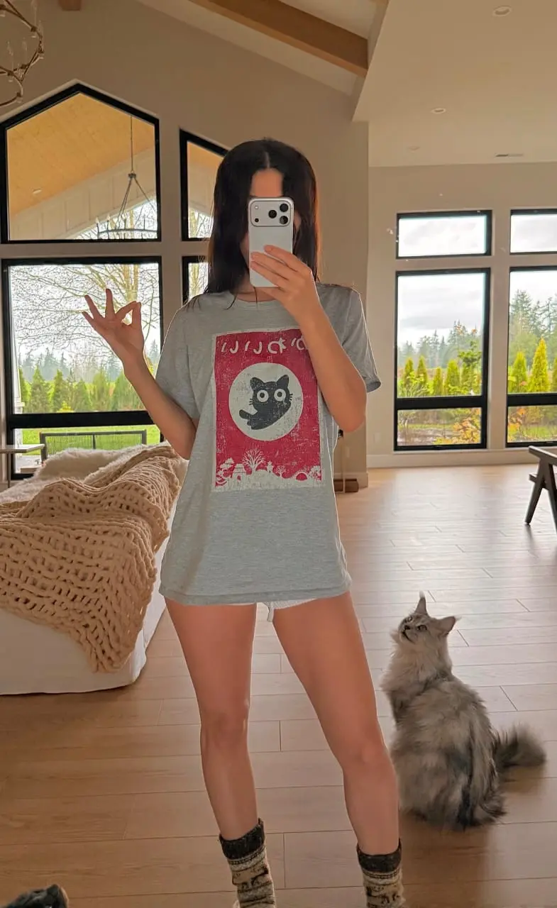 nancy75433 (18) female from CA - sexting partner