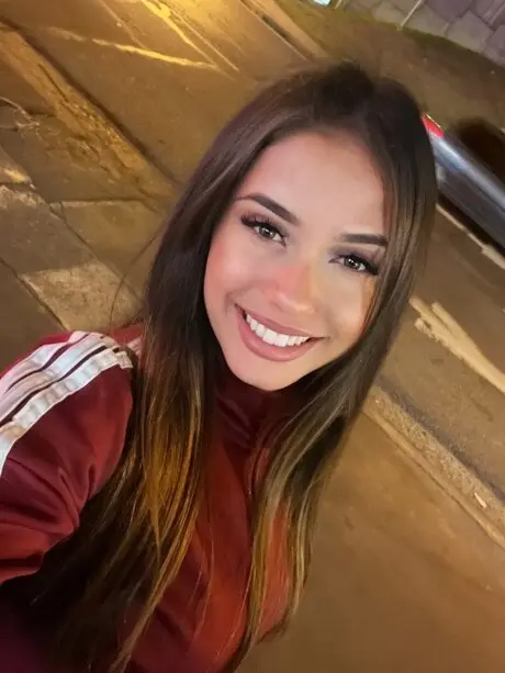 narese9421 (18) female from CA - sexting partner