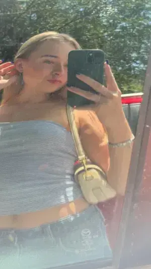 nasop27717 (18) female from US - sexting partner