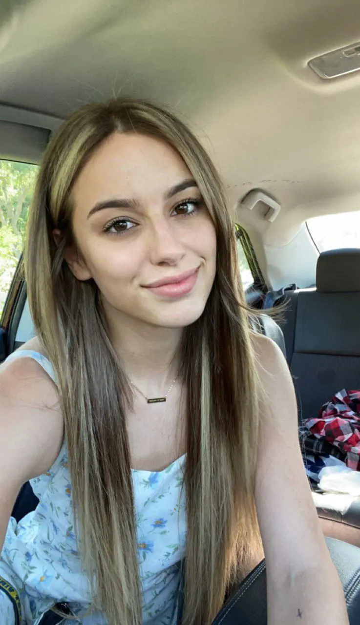 nayocar555 (18) female from US - sexting partner