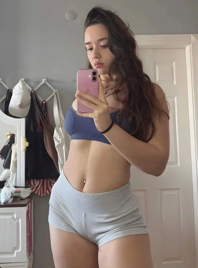 negifixo (18) female from US - sexting partner