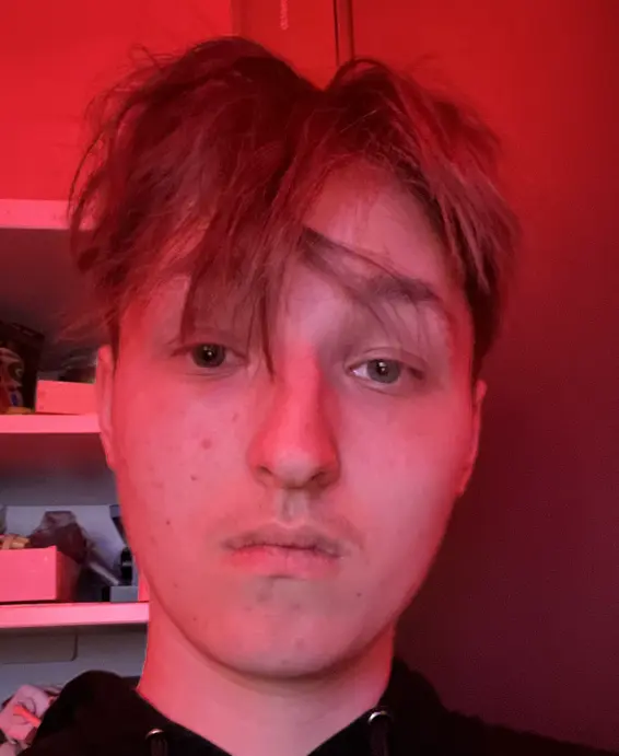 negvgg55 (18) male from PL - sexting partner