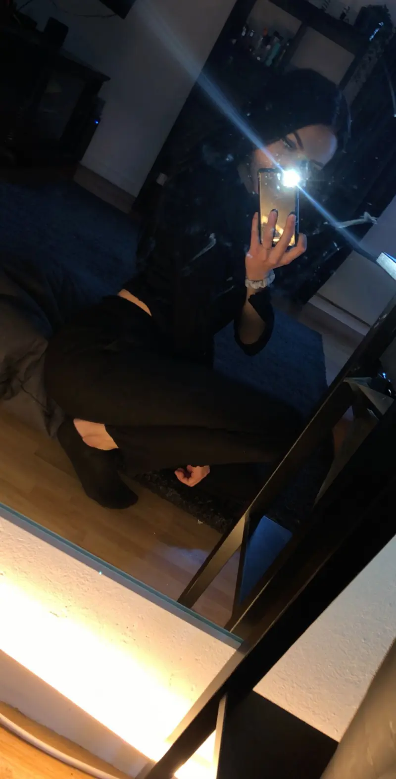 nekedcallx977 (18) female from CA - sexting partner