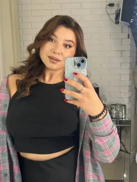 nekilew840 (18) female from DE - sexting partner