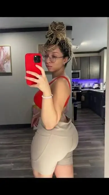 nibipab788 (18) female from US - sexting partner