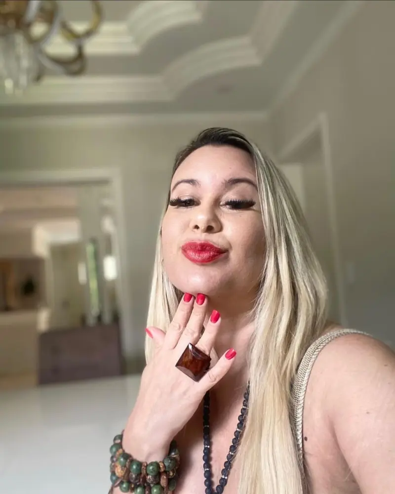 nicolewaller21 from US