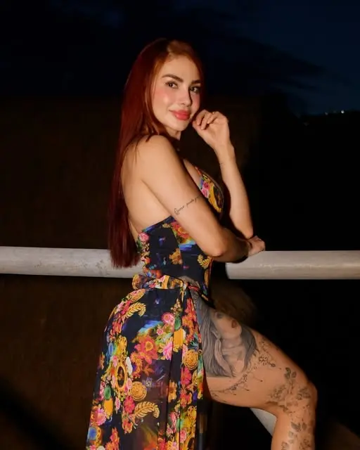 nijov10069 (18) female from GB - sexting partner