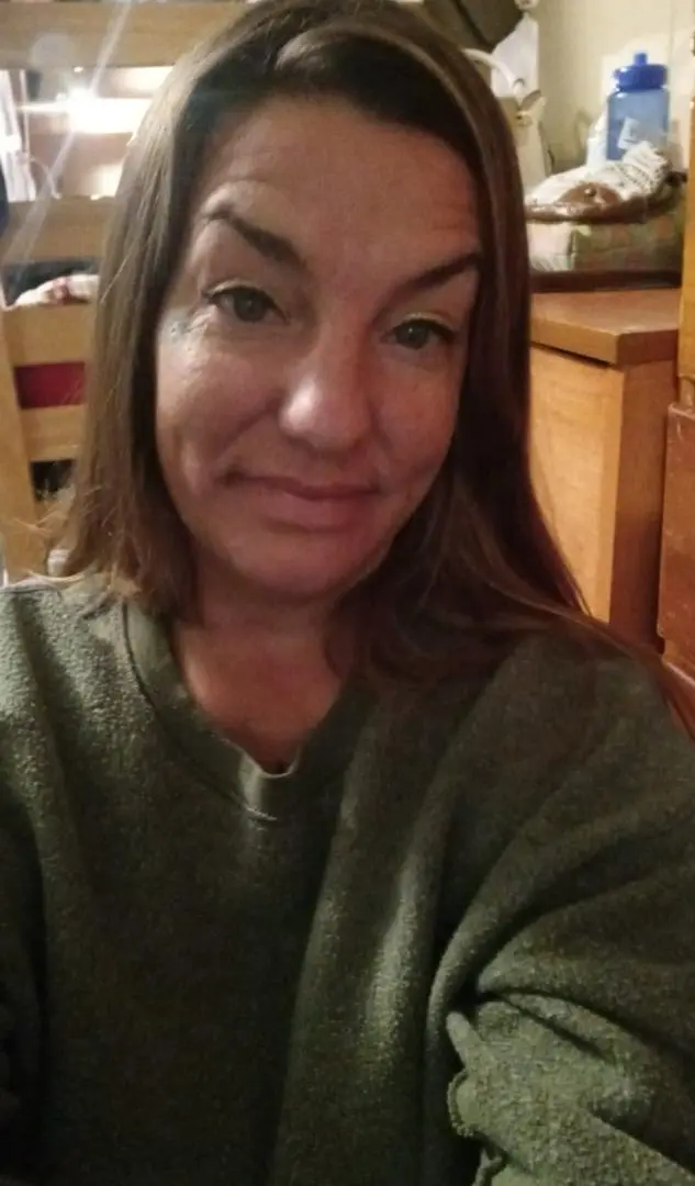 nikkyjames206 (18) female from US - sexting partner