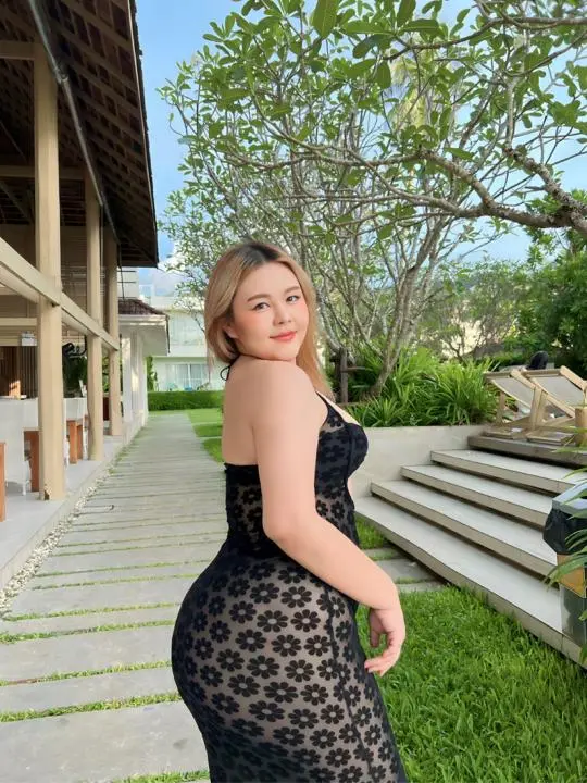 nimulu (18) female from SE - sexting partner