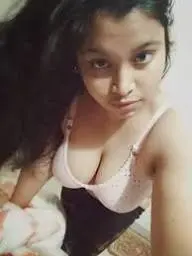 nocof32383 (23) female from GB - sexting partner