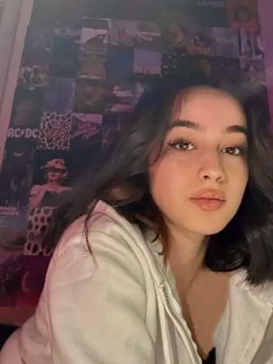 nojasan914 (18) female from AU - sexting partner