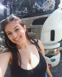 nonak11522 (23) female from GB - sexting partner