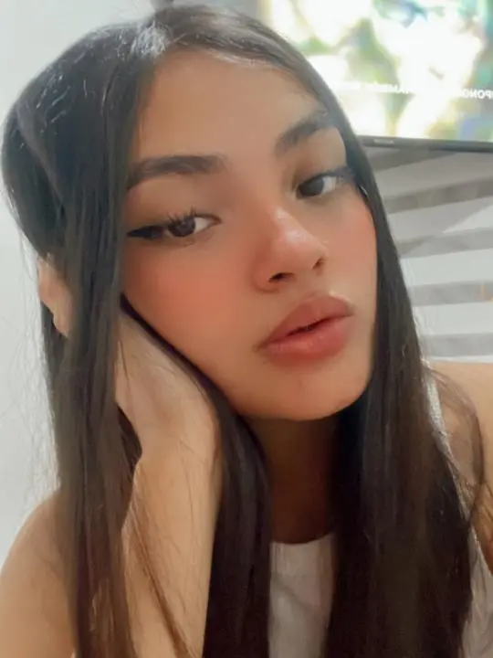 norydy (18) female from US - sexting partner