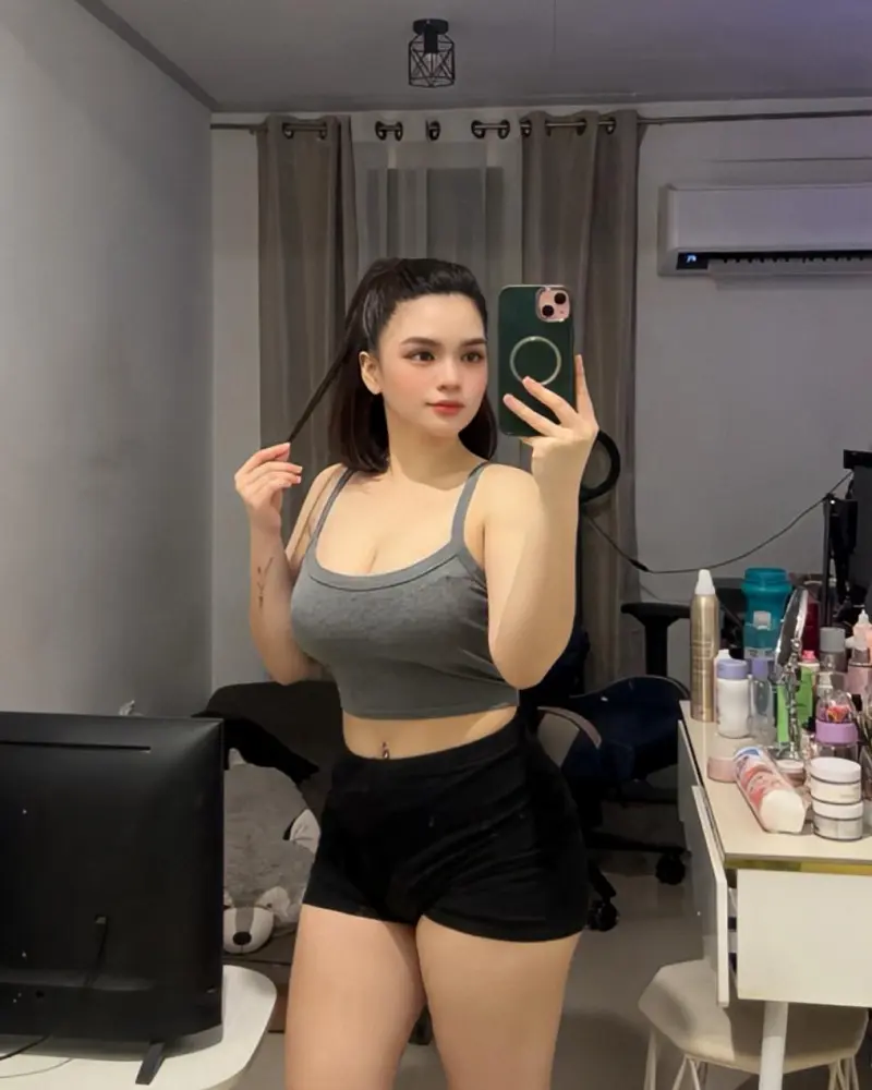 nosotol987 (18) female from GB - sexting partner