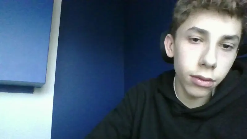 noud (18) male from BE - sexting partner