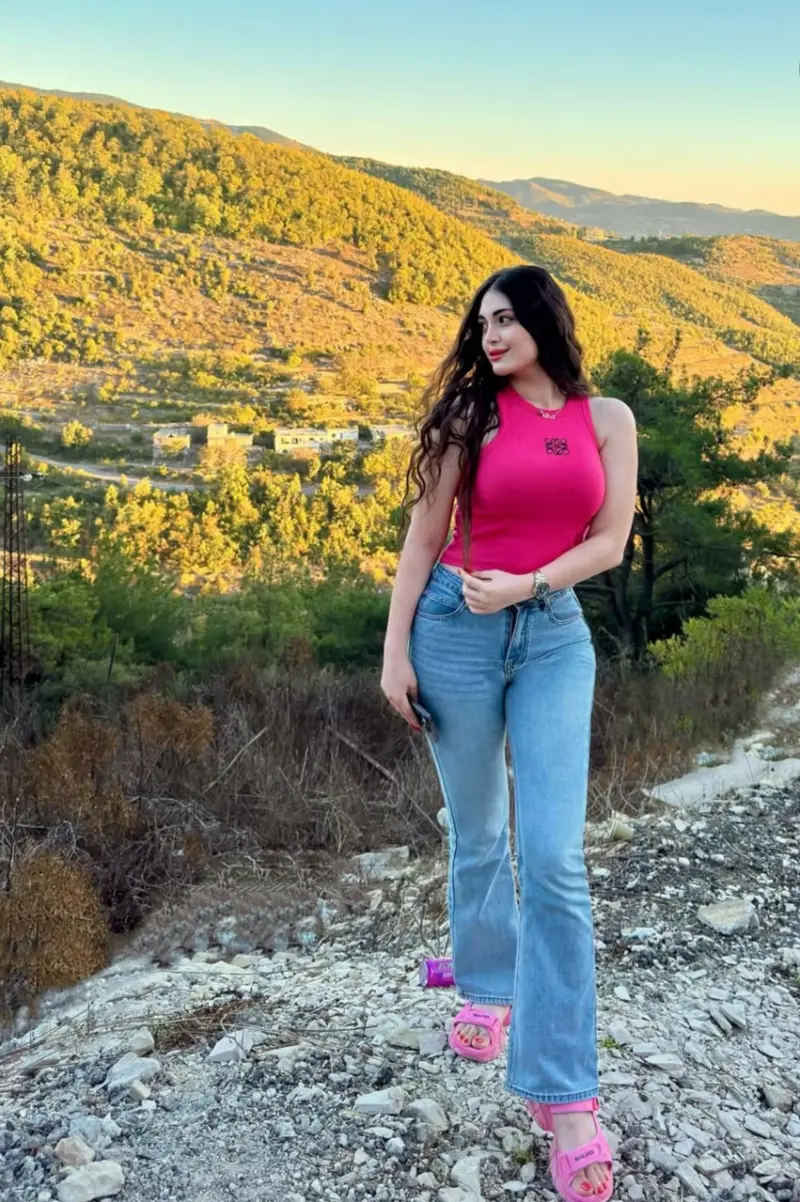 nugisame (18) female from GB - sexting partner