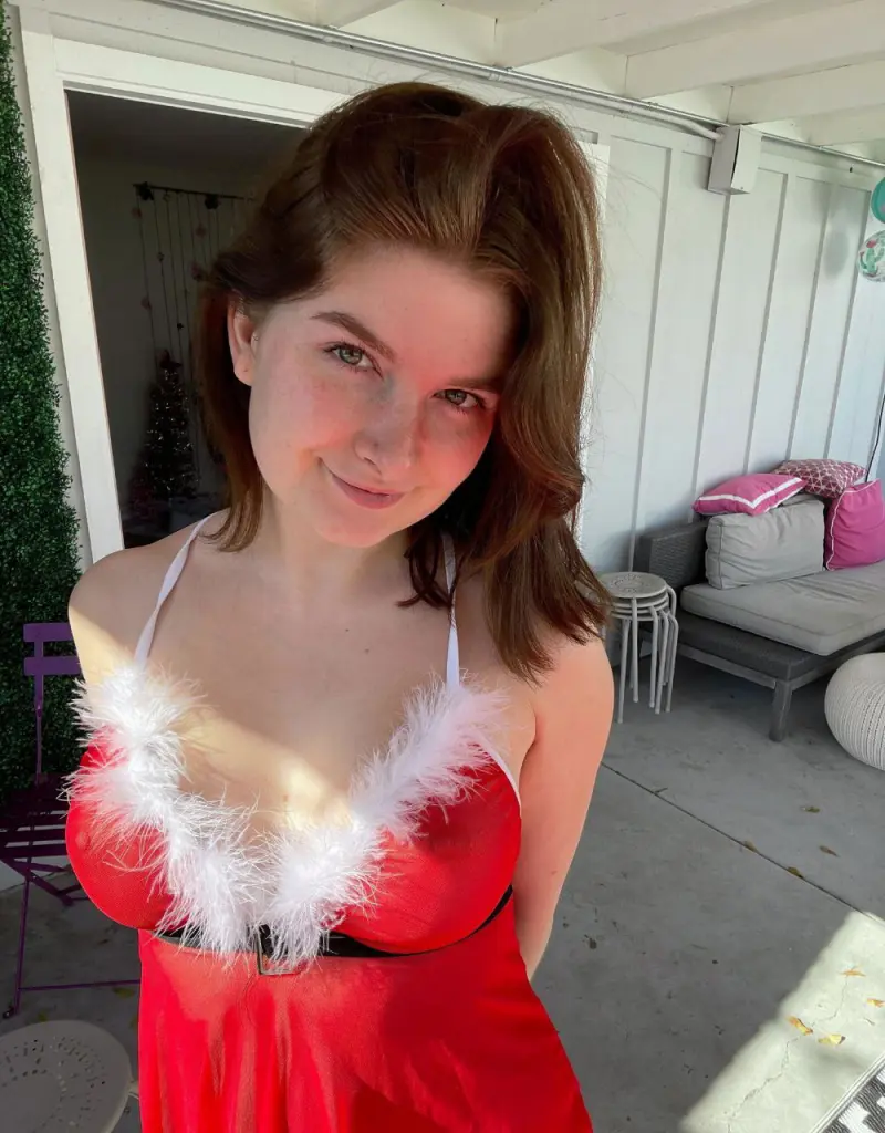 omoapa3 (25) female from US - sexting partner