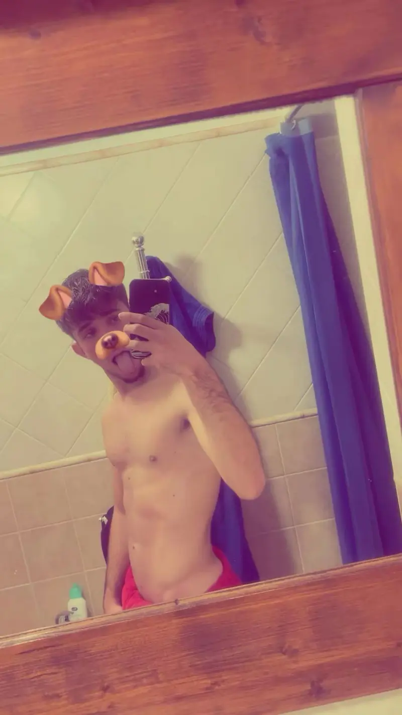 oscarloschiavo617 (18) male from IT - sexting partner