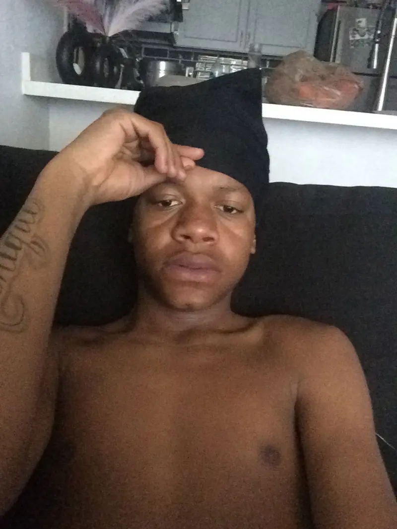 p5 (18) male from US - sexting partner