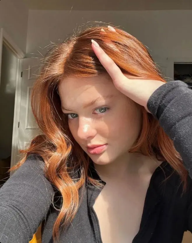 pafahawy (18) female from US - sexting partner