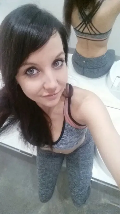 pafovaj253 (18) female from DE - sexting partner