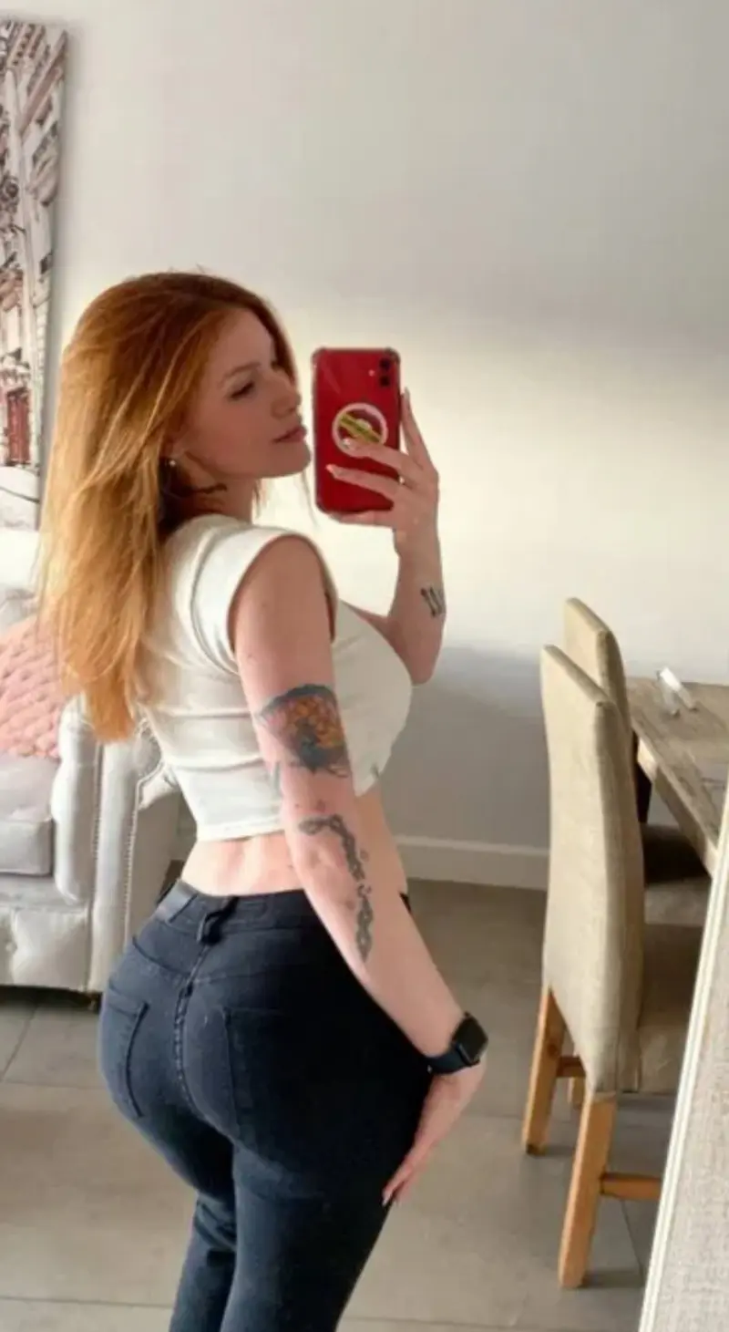 pahagej (18) female from GB - sexting partner