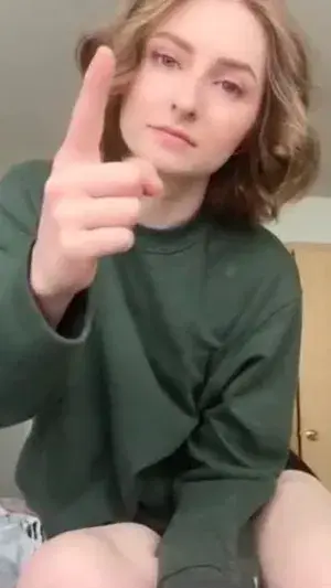 paniy71960 (23) female from GB - sexting partner