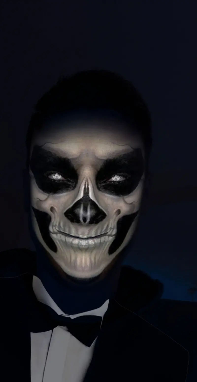 papi44 (18) male from GB - sexting partner