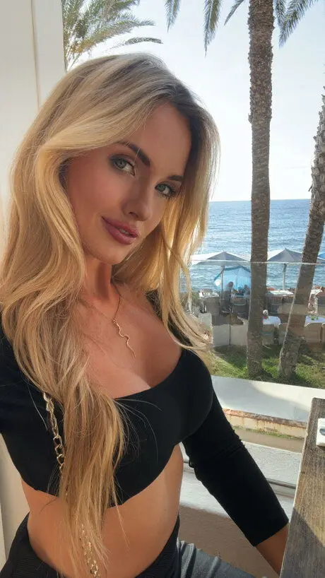 pasek70005 (18) female from AZ - sexting partner