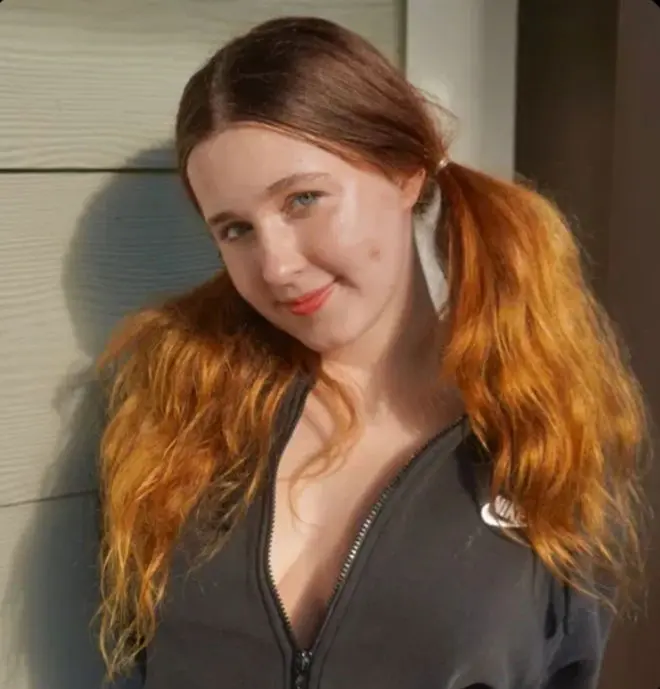 pehegn (18) female from US - sexting partner