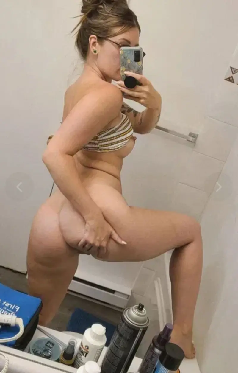 phfrriklg (22) female from US - sexting partner