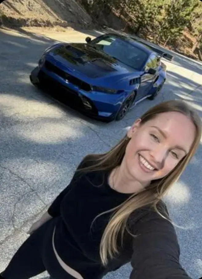 pifolaf (18) female from GB - sexting partner