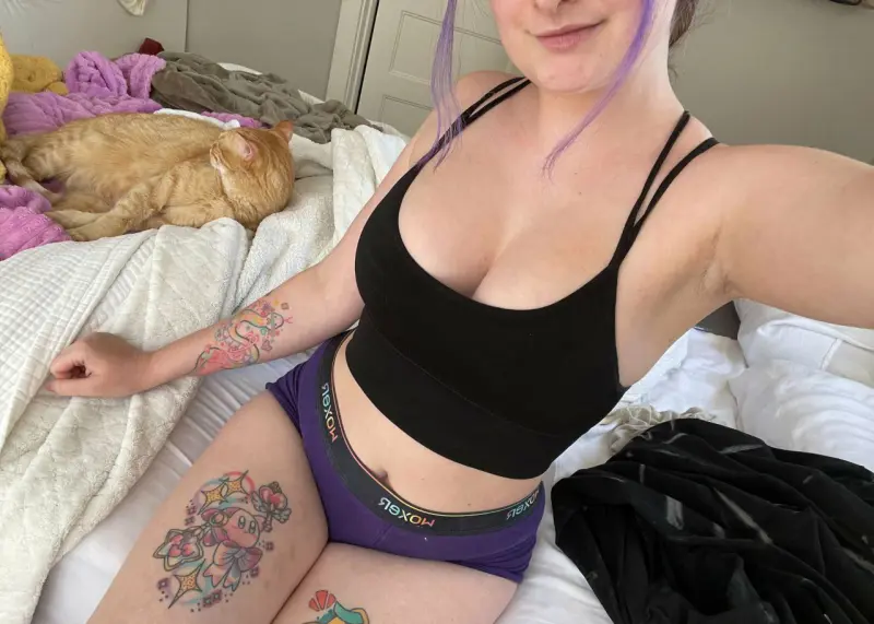 pigehe2605 (18) female from US - sexting partner