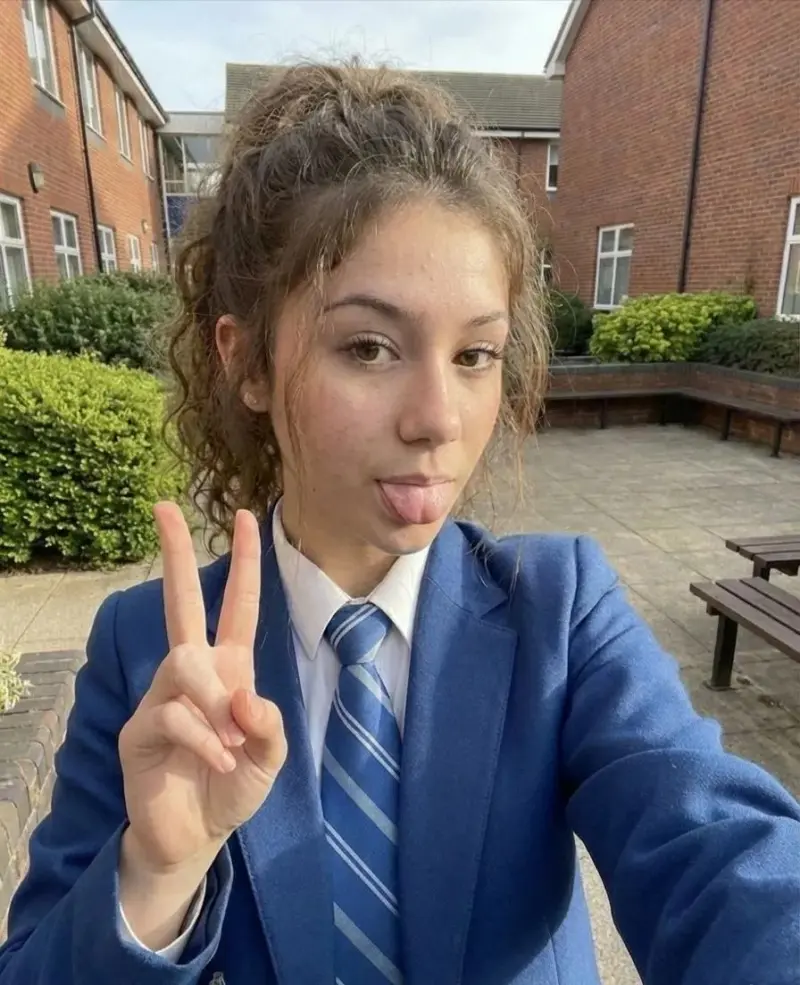 pihukeku (21) female from DE - sexting partner