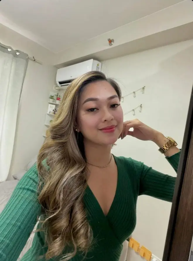 pisehorki (22) female from US - sexting partner