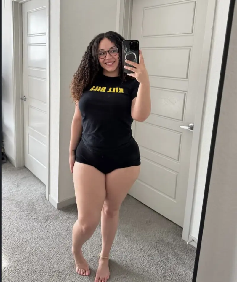 piwax82692 (21) female from US - sexting partner