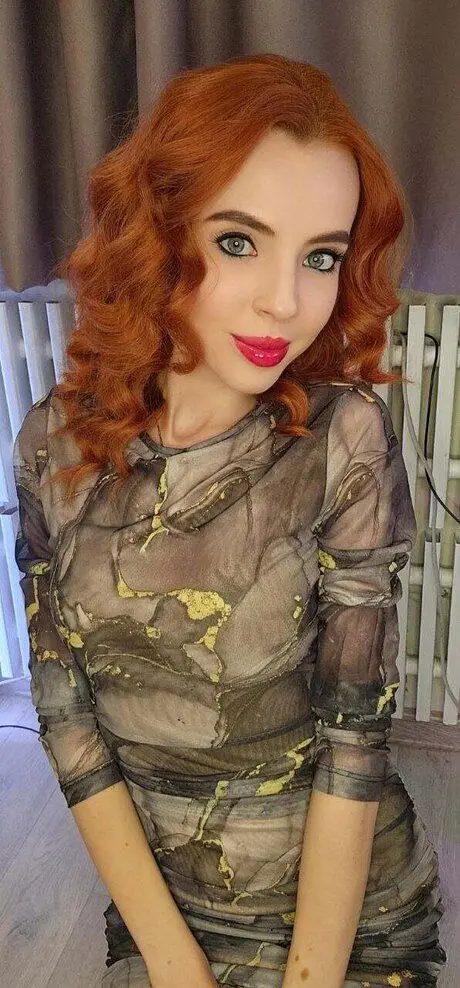 piwisi1170 (18) female from GB - sexting partner