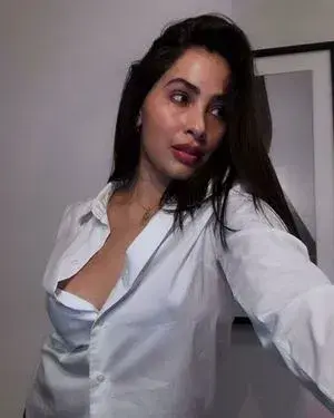 pofid71497 (19) female from GB - sexting partner