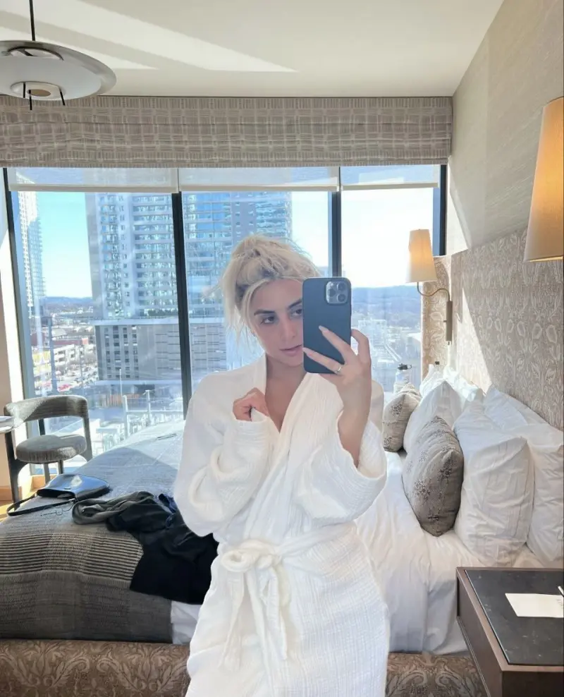 pojojif979 (28) female from US - sexting partner