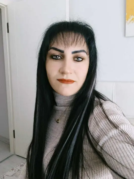 polazylo (18) female from GB - sexting partner