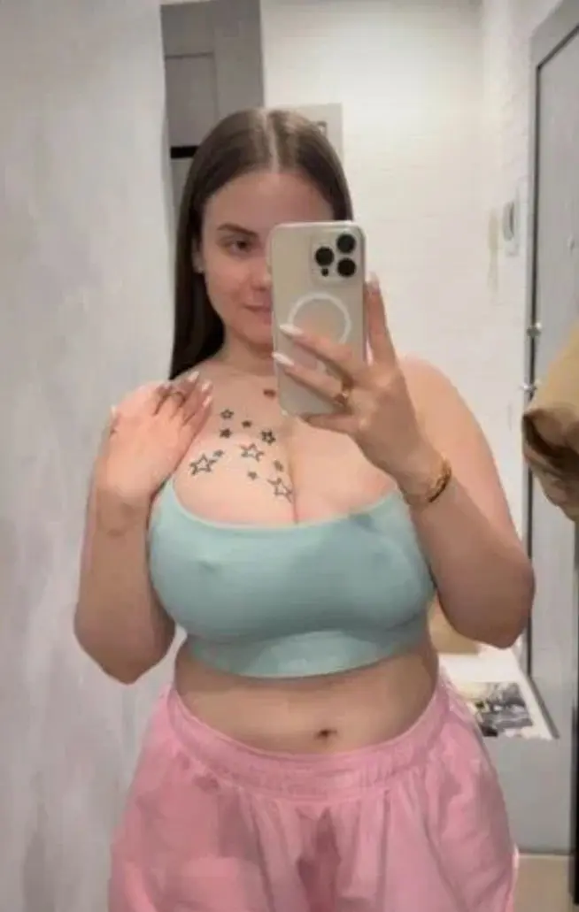 polmusit (18) female from US - sexting partner