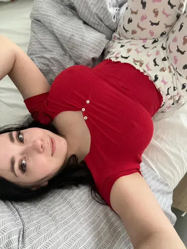 posibe1556 (22) female from US - sexting partner