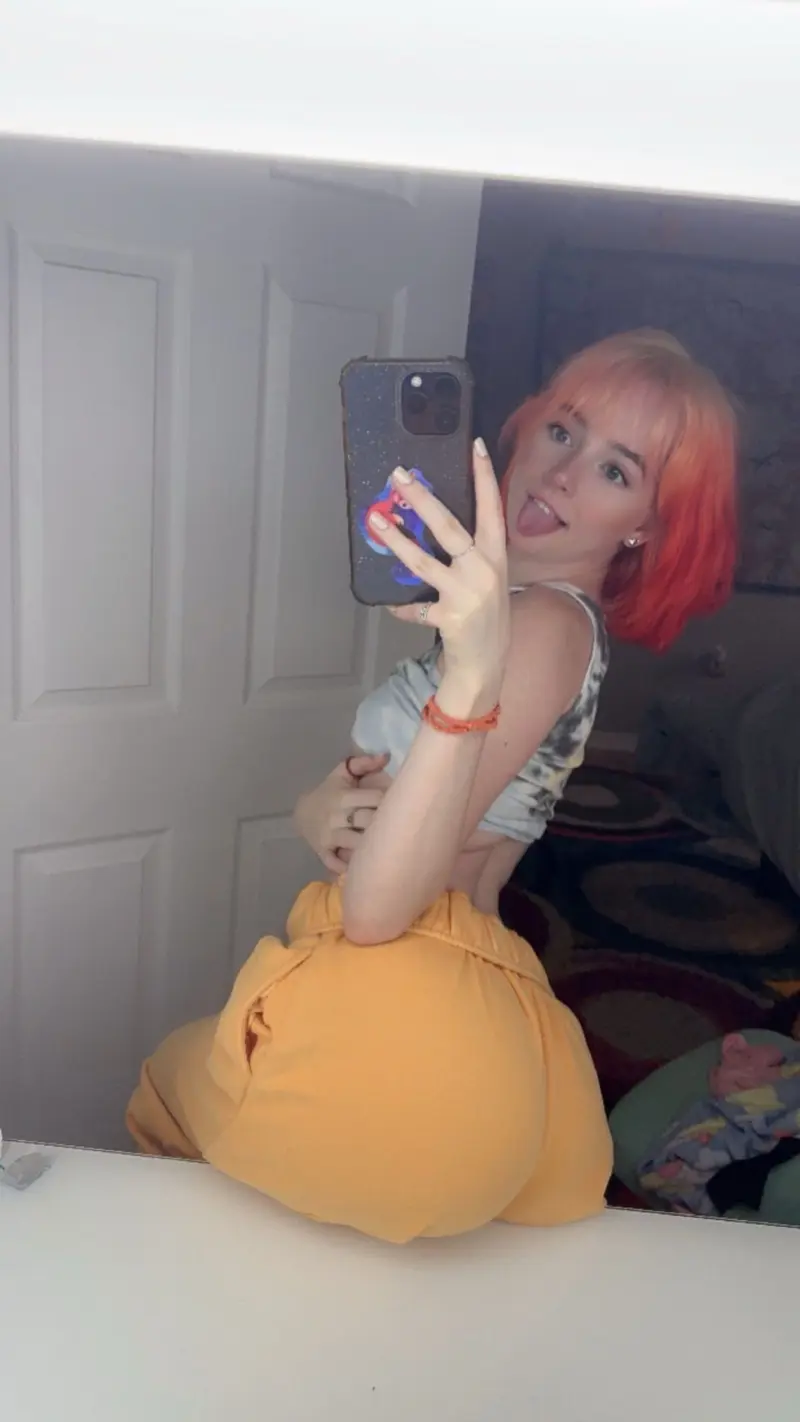 prettiestkkittykat7890 from US