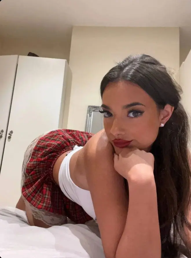 qageli (21) female from US - sexting partner