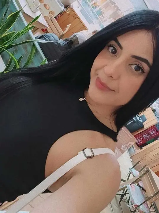 qakikoka (25) female from GB - sexting partner