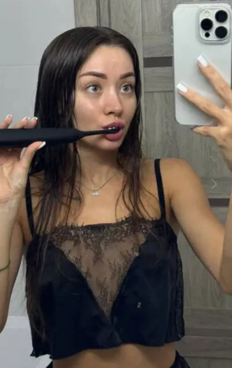 qapiteop (22) female from US - sexting partner