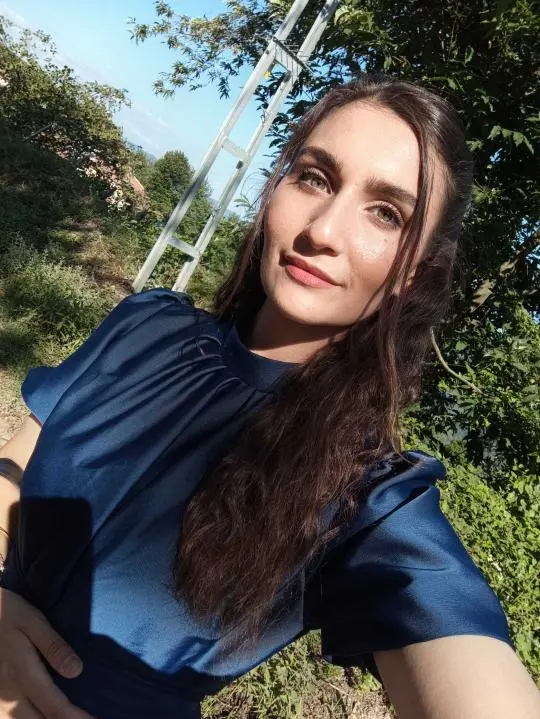 qazesexa (18) female from GB - sexting partner