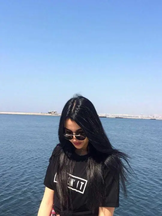 qulocoho (18) female from GB - sexting partner