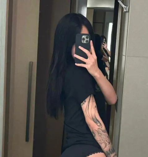 qyheto (18) female from DE - sexting partner