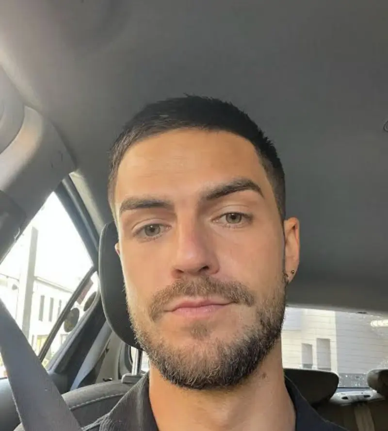 rajagoldie33 (18) male from AU - sexting partner